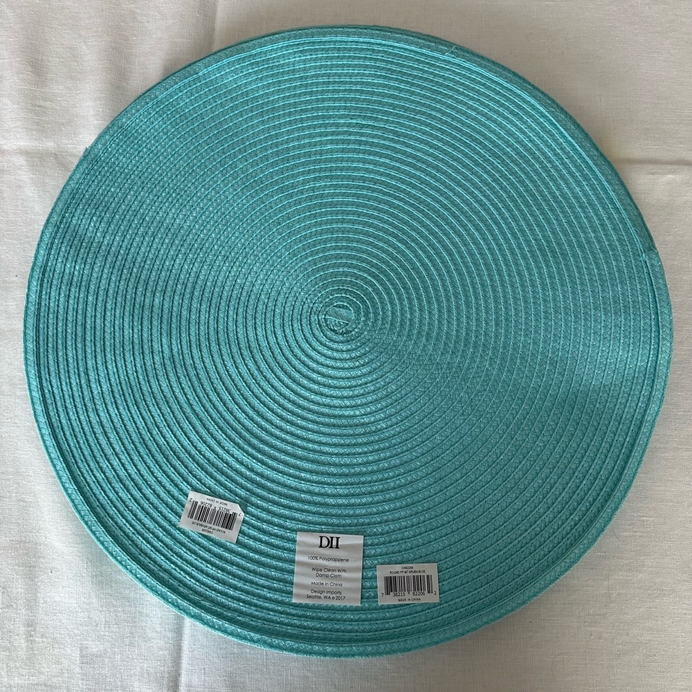 Design Imports Round Placemats in Aruba Blue Set of 8 Brand New with Tags